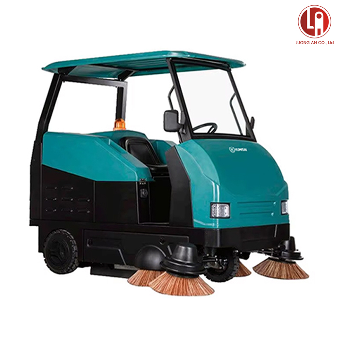 Xe quét rác ngồi lái Kumisai KMS 200